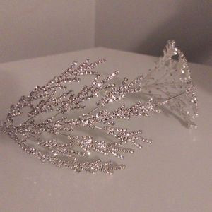 Womens silver colored one size fits all tiara
